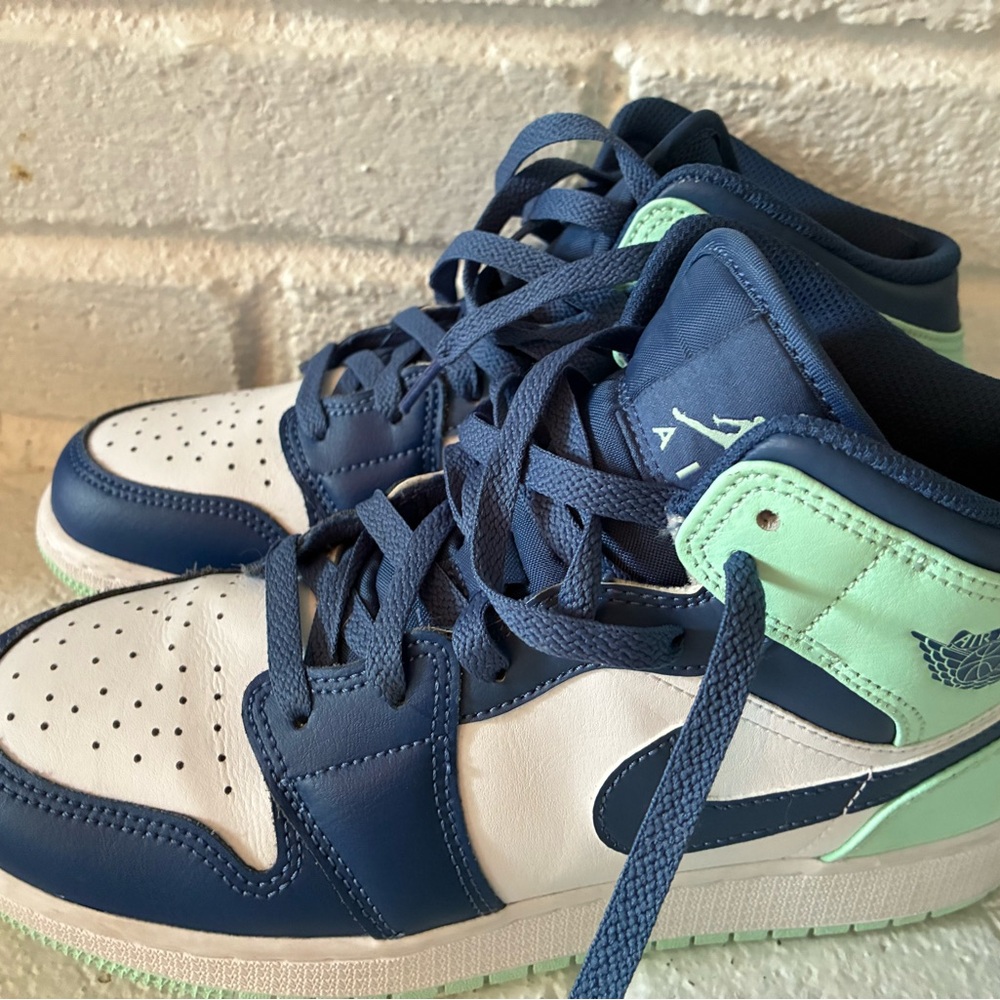 mint and navy jordan’s 7y Nike air white basketball sneakers
